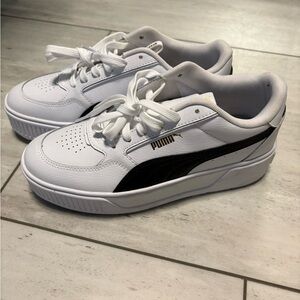 NEW with stickers: Puma White Sneakers with Black and Gold Accents